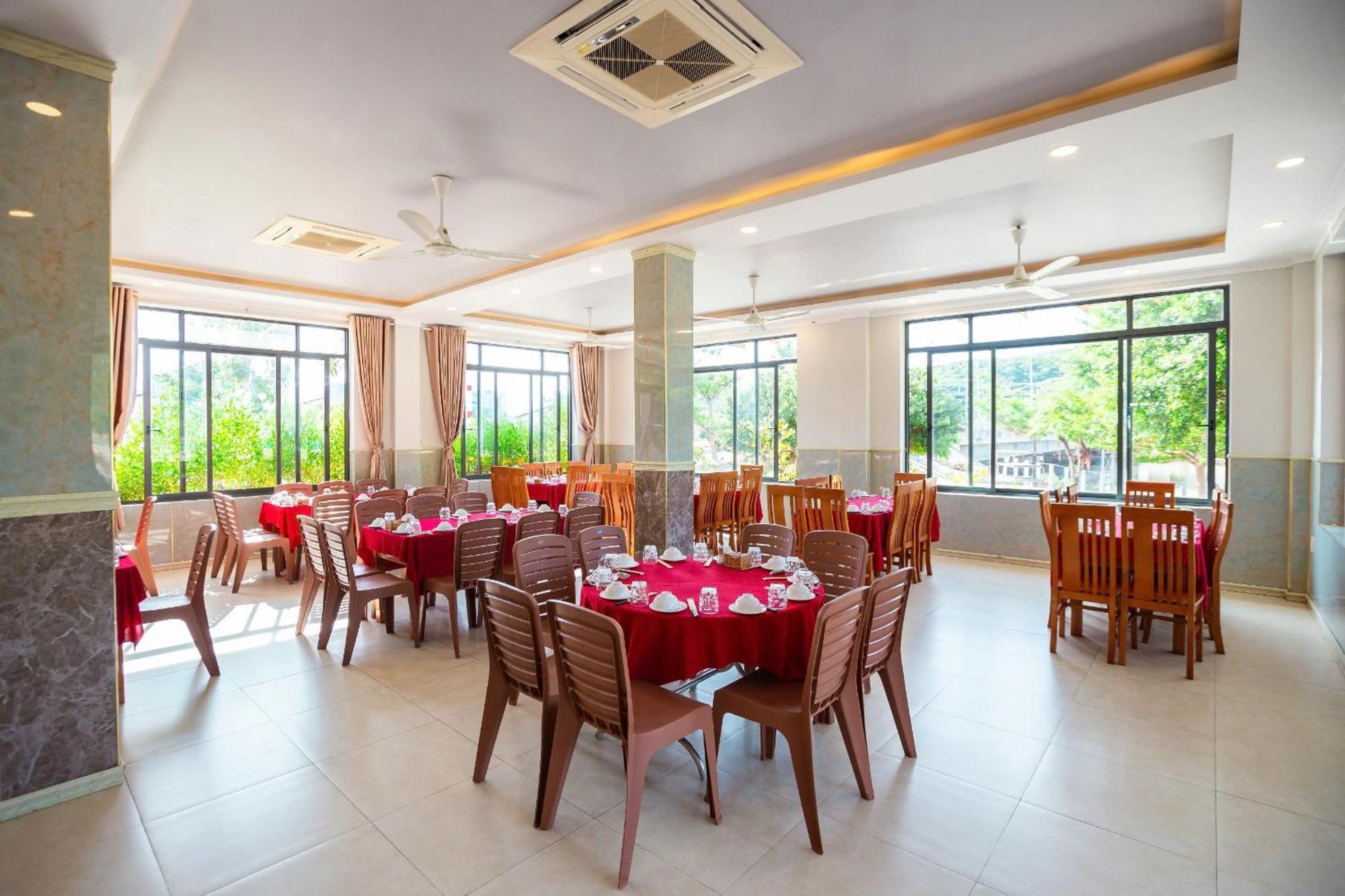 Chau Gia Hotel Vĩnh Hy Exterior foto